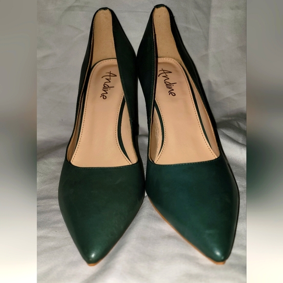 🔥💚🔥💚NWOB Women's Andine Emerald Green Pumps💚🔥💚🔥 Size: 11 - Picture 3 of 10
